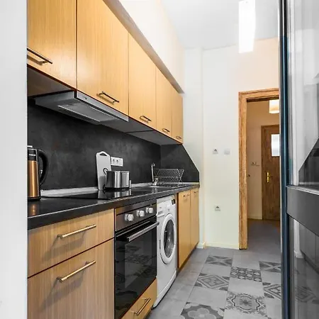 Center 1bd Flat With Workspace By Flat Mаnager *