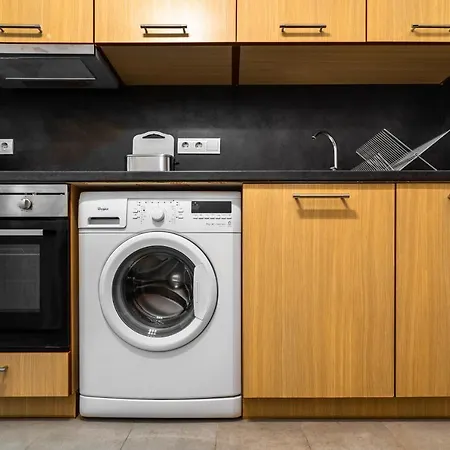 Center 1bd Flat With Workspace By Flat Mаnager *