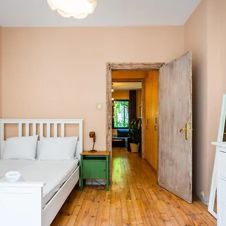 דירה Center 1bd Flat With Workspace By Flat Mаnager