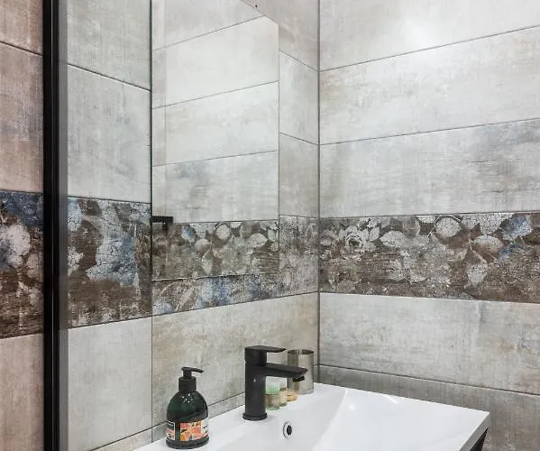 Center 1bd Flat With Workspace By Flat Mаnager *