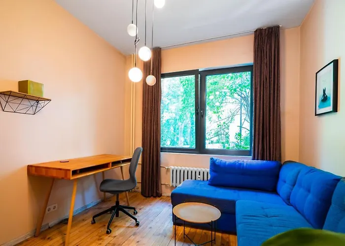 Center 1bd Flat With Workspace By Flat Mаnager